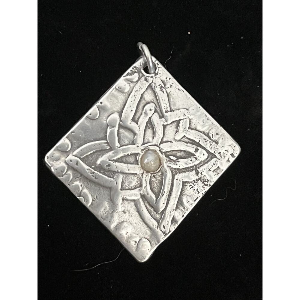 Nadine Leo Mississippi River Pearl Co Sterling Silver Pearl Pendant